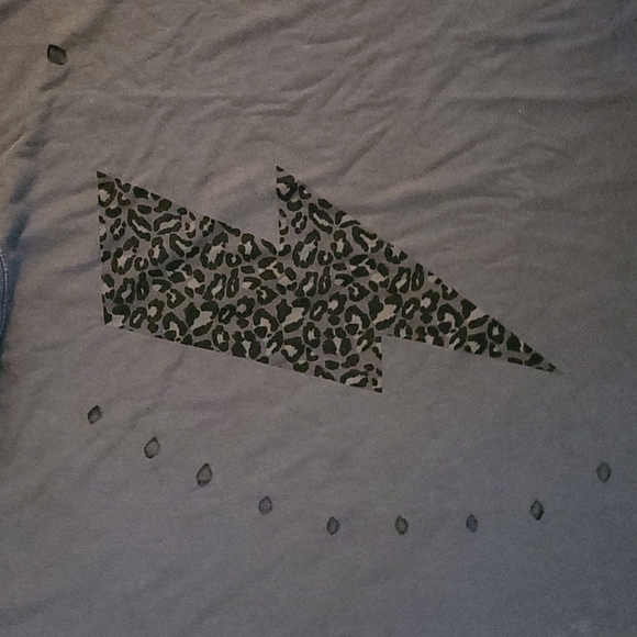 NWT Oversized Rocker tee Distressed Look - Picture 6 of 6